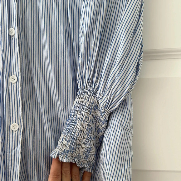 Striped button up w/scrunched wrist detail - Picture 2 of 3
